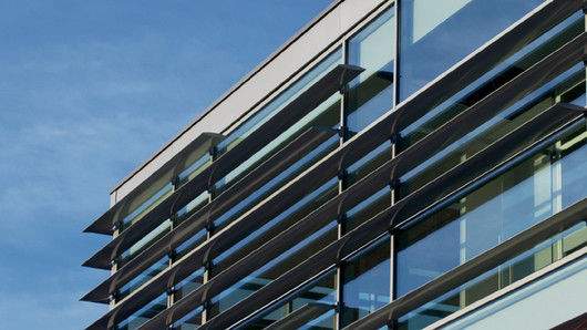 Vertical Aluminum Sun Shade Louvers With Airfoil System For Ventilation
